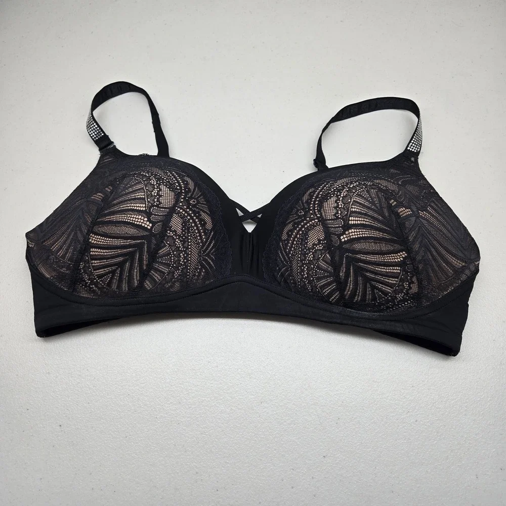 Torrid Women Bra 40DDD Black Geometric Wireless Rhinestone Lace READ